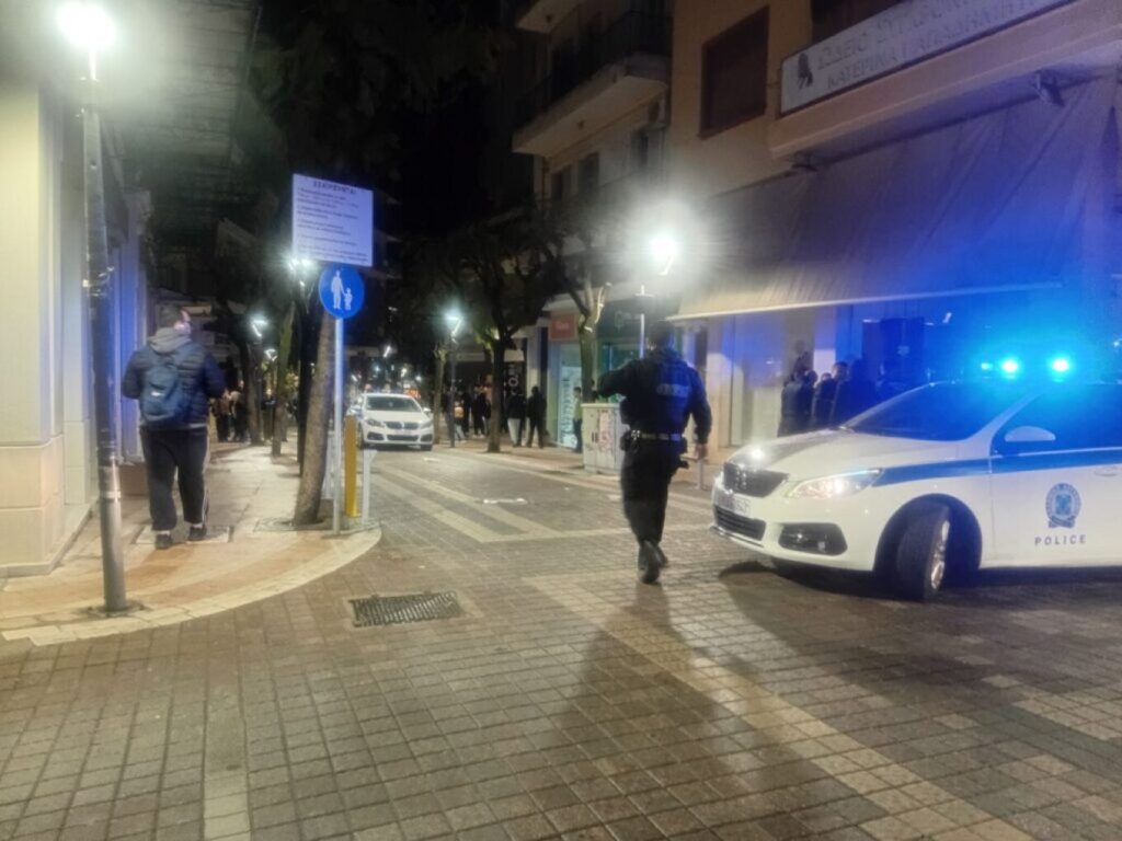 Αγρίνιο: Συνελήφθησαν τρεις 17χρονοι για την άγρια επίθεση σε βάρος 16χρονου – Χειροπέδες και στους γονείς τους