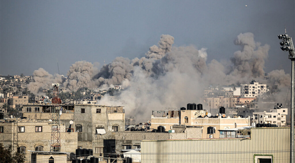 Ερείπια συναντούν οι πολίτες σε ισραηλινές πόλεις – Η ισραηλινή αεράμυνα σε οριακό σημείο