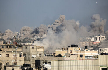 Ερείπια συναντούν οι πολίτες σε ισραηλινές πόλεις – Η ισραηλινή αεράμυνα σε οριακό σημείο