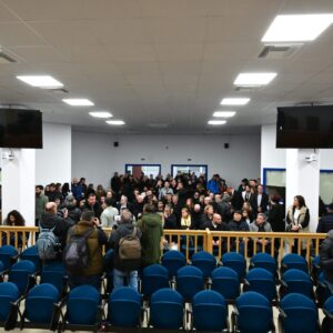 Δίκη Τεμπών: Πλήρης αναδιαμόρφωση της αίθουσας μετά τα προβλήματα της τελευταίας συνεδρίασης