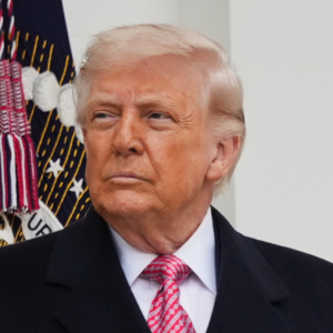 Επιμένει ο Ν.Τραμπ περί «νέου καθεστώτος» στο Ιράν με το οποίο «διαπραγματεύεται»