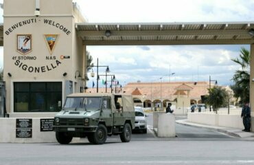 Η Ιταλία αρνήθηκε σε αμερικανικό στρατιωτικό αεροσκάφος να προσγειωθεί σε βάση στη Σικελία