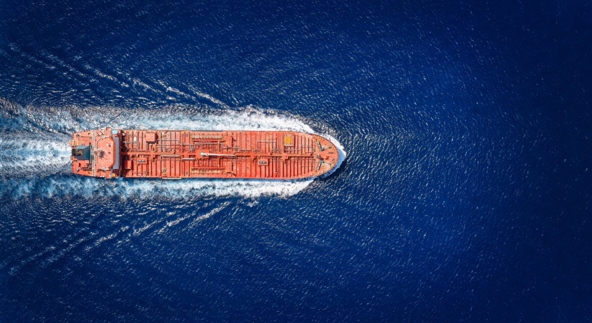 Ντουμπάι: Φορτωμένο δεξαμενόπλοιο της Kuwait Oil χτυπήθηκε από ιρανικό drone