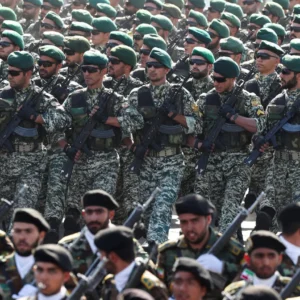 WSJ: Tο πλούσιο κράτος που θα αφανιστεί από τον χάρτη σε περίπτωση απευθείας σύγκρουσης με το Ιράν