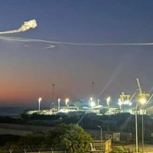 Βίντεο: Ορατή από την Κύπρο η ιρανική πυραυλική επίθεση στο Ισραήλ