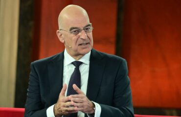 Στα ΗΑΕ μεταβαίνει ο ΥΠΕΘΑ Ν.Δένδιας