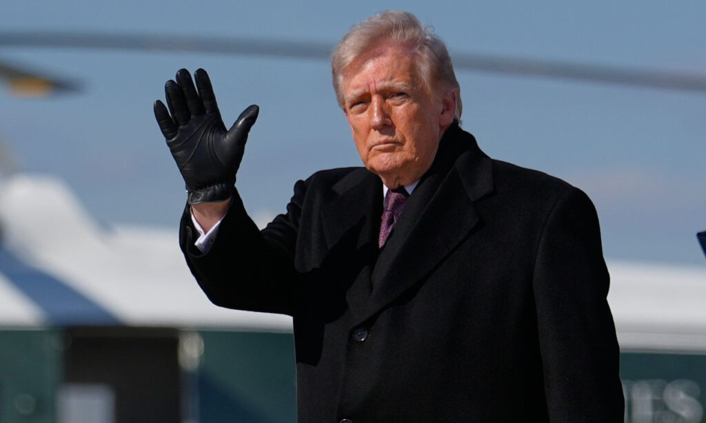 WSJ: «O Τραμπ θα τερματίσει τον πόλεμο με το Ιράν ακόμη και αν παραμείνουν κλειστά τα Στενά του Oρμούζ»