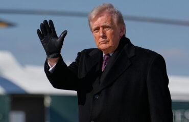 WSJ: «O Τραμπ θα τερματίσει τον πόλεμο με το Ιράν ακόμη και αν παραμείνουν κλειστά τα Στενά του Oρμούζ»