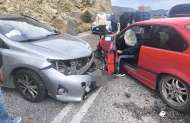 Αιματηρό τροχαίο στη Θεσσαλονίκη: Σκοτώθηκε μια 45χρονη μετά από μετωπική σύγκρουση του ΙΧ της με άλλο όχημα