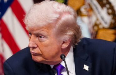 «Ζαλισμένος» ο Ν.Τραμπ τώρα θέλει να στείλει όπλα στην Ουκρανία για να πάνε οι Ευρωπαίοι στα Στενά του Ορμούζ