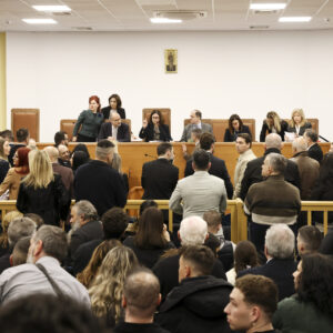 Συνεχίζεται σήμερα η δίκη για το έγκλημα των Τεμπών: Οι αλλαγές στην αίθουσα και τα μέτρα ασφαλείας