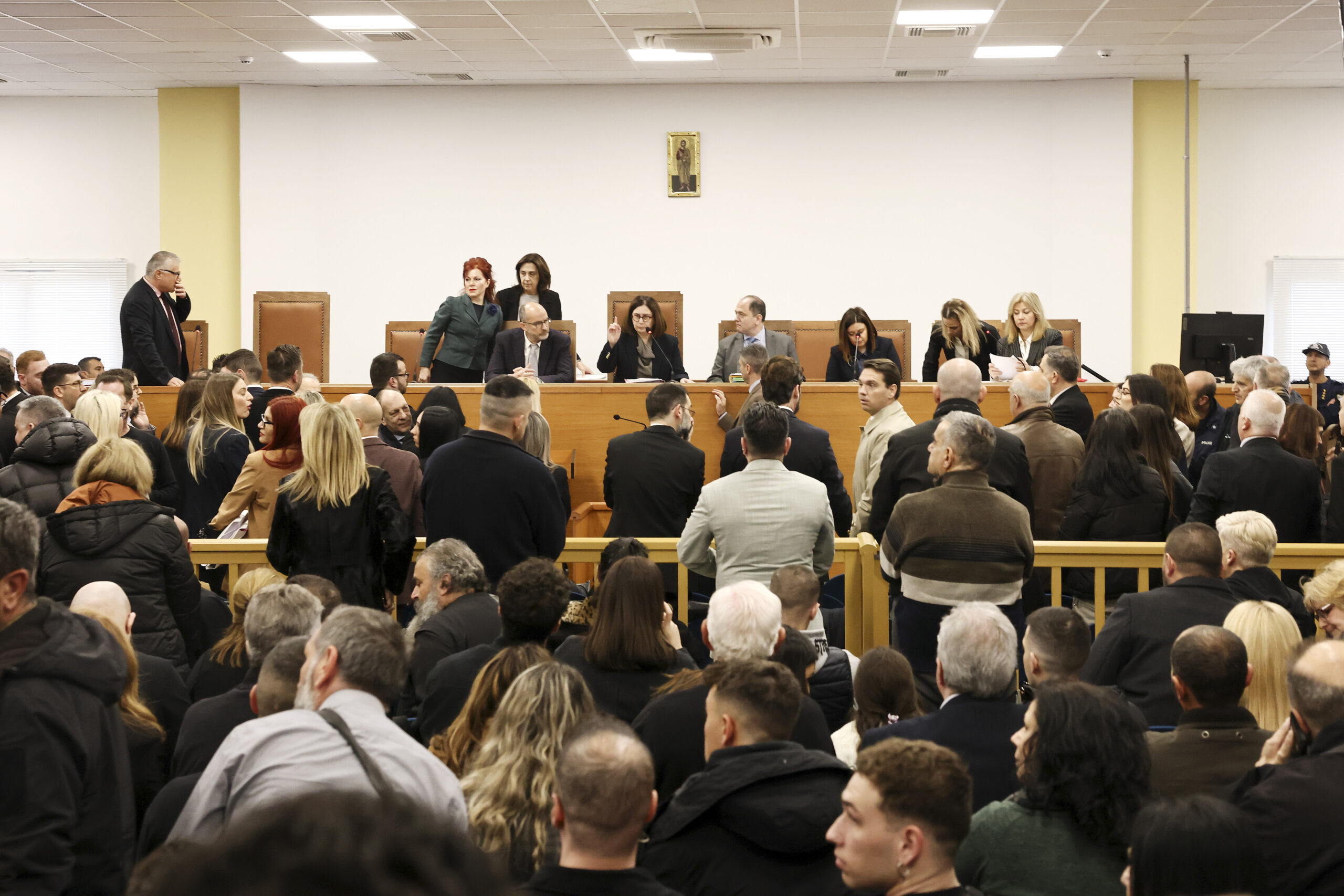 Συνεχίζεται σήμερα η δίκη για το έγκλημα των Τεμπών: Οι αλλαγές στην αίθουσα και τα μέτρα ασφαλείας