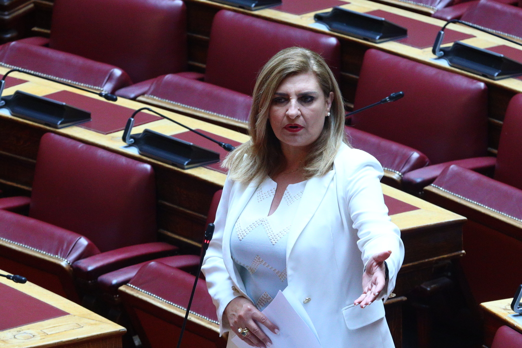 Ε.Λιακούλη σε Σ.Βούλτεψη: «Συμπεριφέρεστε σαν γειτόνισσα» – Έντονη αντιπαράθεση on air (βίντεο)