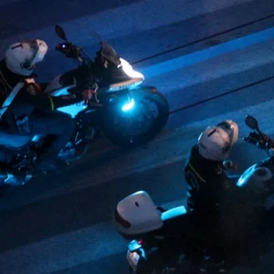 Πετρούπολη: Πασίγνωστος τράπερ επιτέθηκε σε νεαρούς (βίντεο)