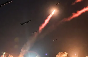 Το Ιράν εξαπέλυσε 5 «κύματα» βαλλιστικών πυραύλων κατά του Ισραήλ μέσα σε 20 λεπτά