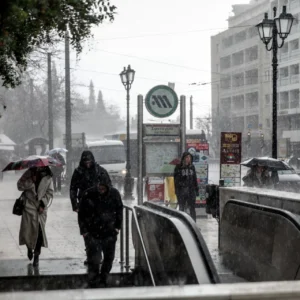 Αττική: Διακοπές ρεύματος σε πολλές περιοχές – Συνεχίζει να «σαρώνει» ο «Erminio»