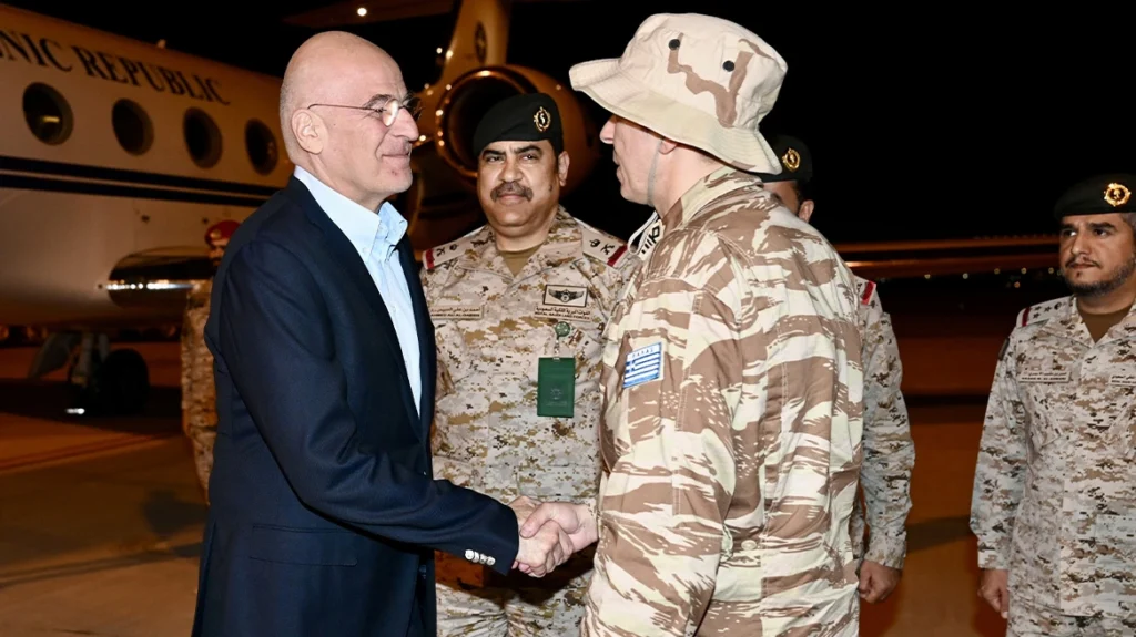 Στην Ελληνική Δύναμη Σαουδικής Αραβίας ο Ν.Δένδιας (φωτό)