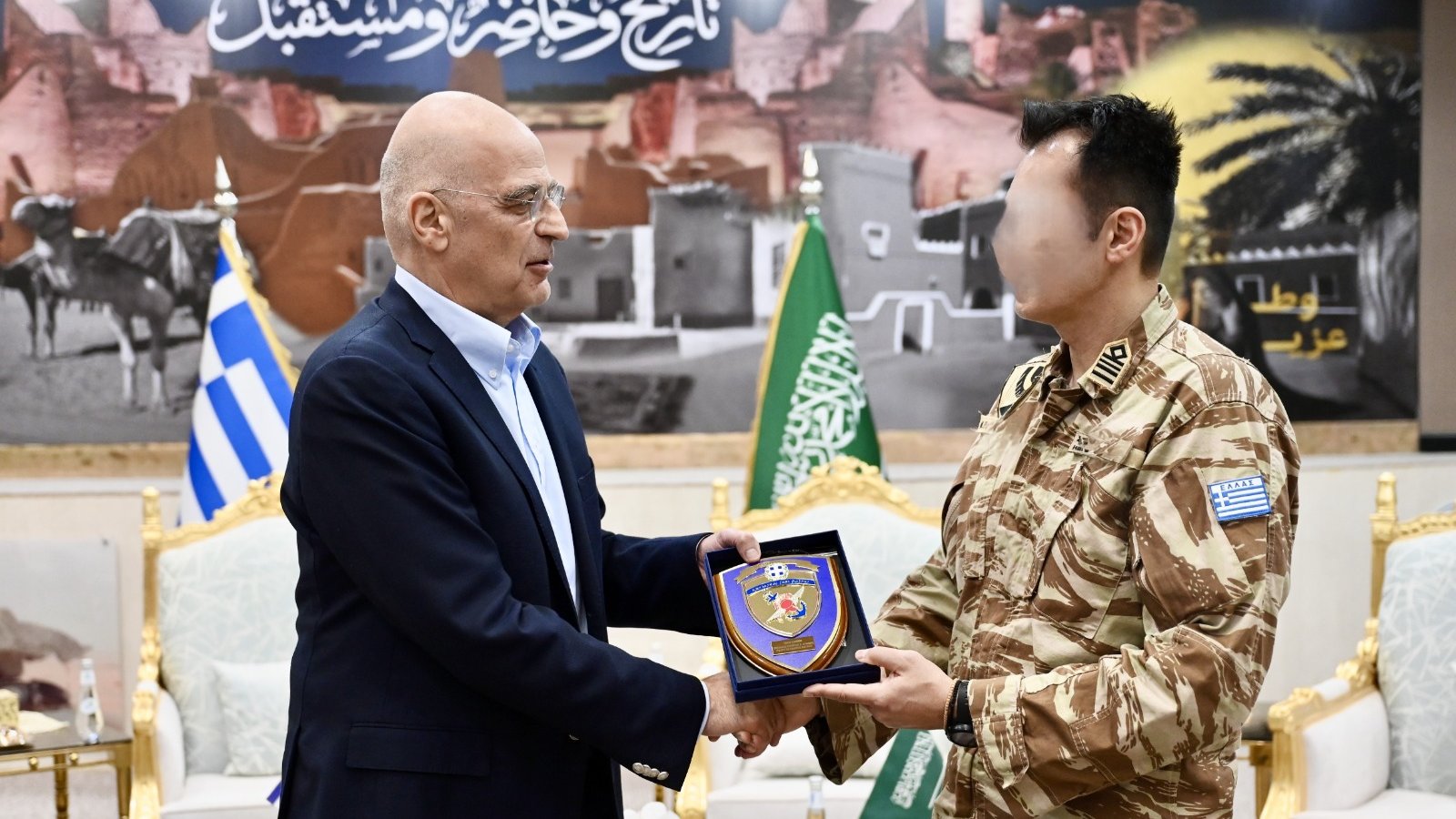 Στο Ριάντ ο Ν.Δένδιας: «Θα απονεμηθεί Έπαινος στα στελέχη της Ελληνικής Δύναμης Σαουδικής Αραβίας» (φώτο)