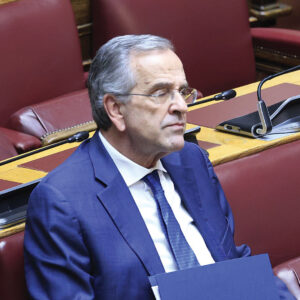 Α.Σαμαράς: «Κύριε πρωθυπουργέ έχει διερευνήσει κάποια υπηρεσία γιατί παρακολουθούσαν το τηλέφωνό μου;»