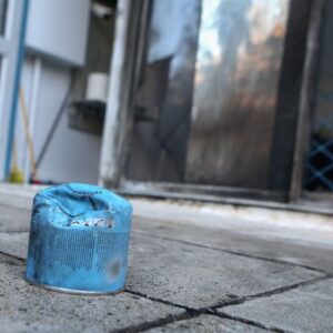 Έκρηξη από γκαζάκια σε είσοδο πολυκατοικίας στην Κυψέλη