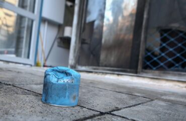 Έκρηξη από γκαζάκια σε είσοδο πολυκατοικίας στην Κυψέλη