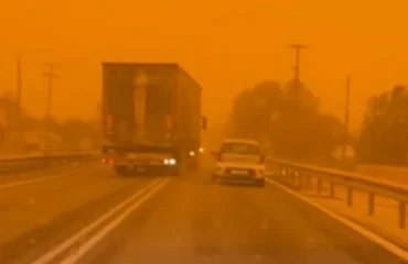 Βίμτεο: «Τρελό» φορτηγό στην Κρήτη κάνει παράνομες προσπεράσεις εν μέσω σκηνικού Αποκάλυψης