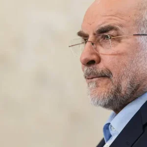 Μ.Μπ.Γκαλιμπάφ για ΗΠΑ: Ξεκίνησαν για «αλλαγή καθεστώτος» και κατέληξαν να ψάχνουν πιλότους