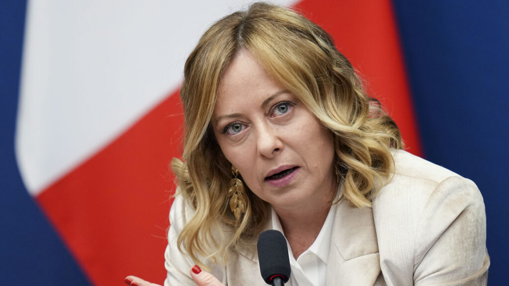 Τζ.Μελόνι: Ξαφνική επίσκεψη στη Σαουδική Αραβία