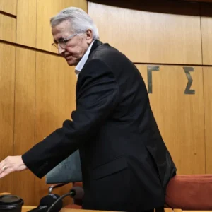 Έφοδος της ΕΛΑΣ στο σπίτι και το γραφείο του Γιάννη Παναγόπουλου: Εξετάζεται νέα υπεξαίρεση κονδυλίων!