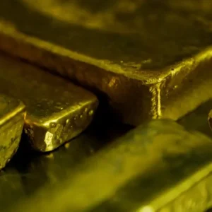 Γλυφάδα: Παρίσταναν τους υπαλλήλους εταιρείας ρεύματος – Τον έπεισαν να τους δώσει ράβδους χρυσού και 2.500 ευρώ