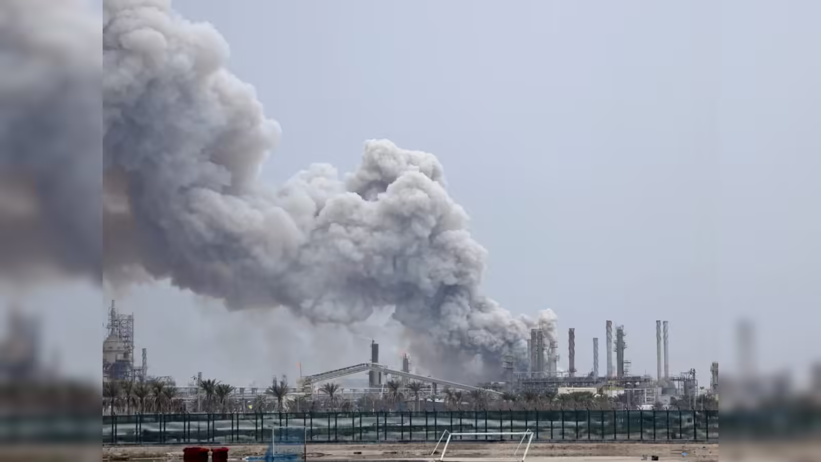 Το Ιράν έπληξε τα διυλιστήρια του Κουβέιτ – Παραδόθηκαν στις φλόγες