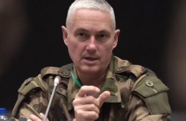 Γάλλος Στρατηγός σε Λευκό Οίκο: «Κόψτε την κοκαΐνη» – Σάλος με το σχέδιο για διάδρομο απογείωσης μέσα στο Ιράν!