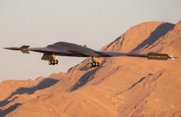 Bloomberg: Οι ΗΠΑ μεταφέρουν τα αποθέματα των stealth πυραύλων JASSM-ER στη Μέση Ανατολή