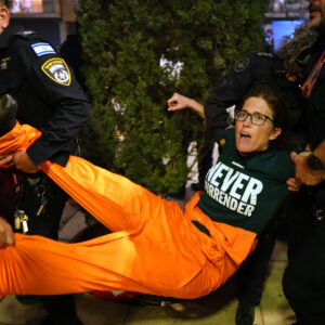 Στους δρόμους του Τελ Αβίβ οι Ισραηλινοί: «Ο Νετανιάχου είναι η μεγαλύτερη απειλή για την ύπαρξη του Ισραήλ»