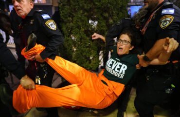 Στους δρόμους του Τελ Αβίβ οι Ισραηλινοί: «Ο Νετανιάχου είναι η μεγαλύτερη απειλή για την ύπαρξη του Ισραήλ»