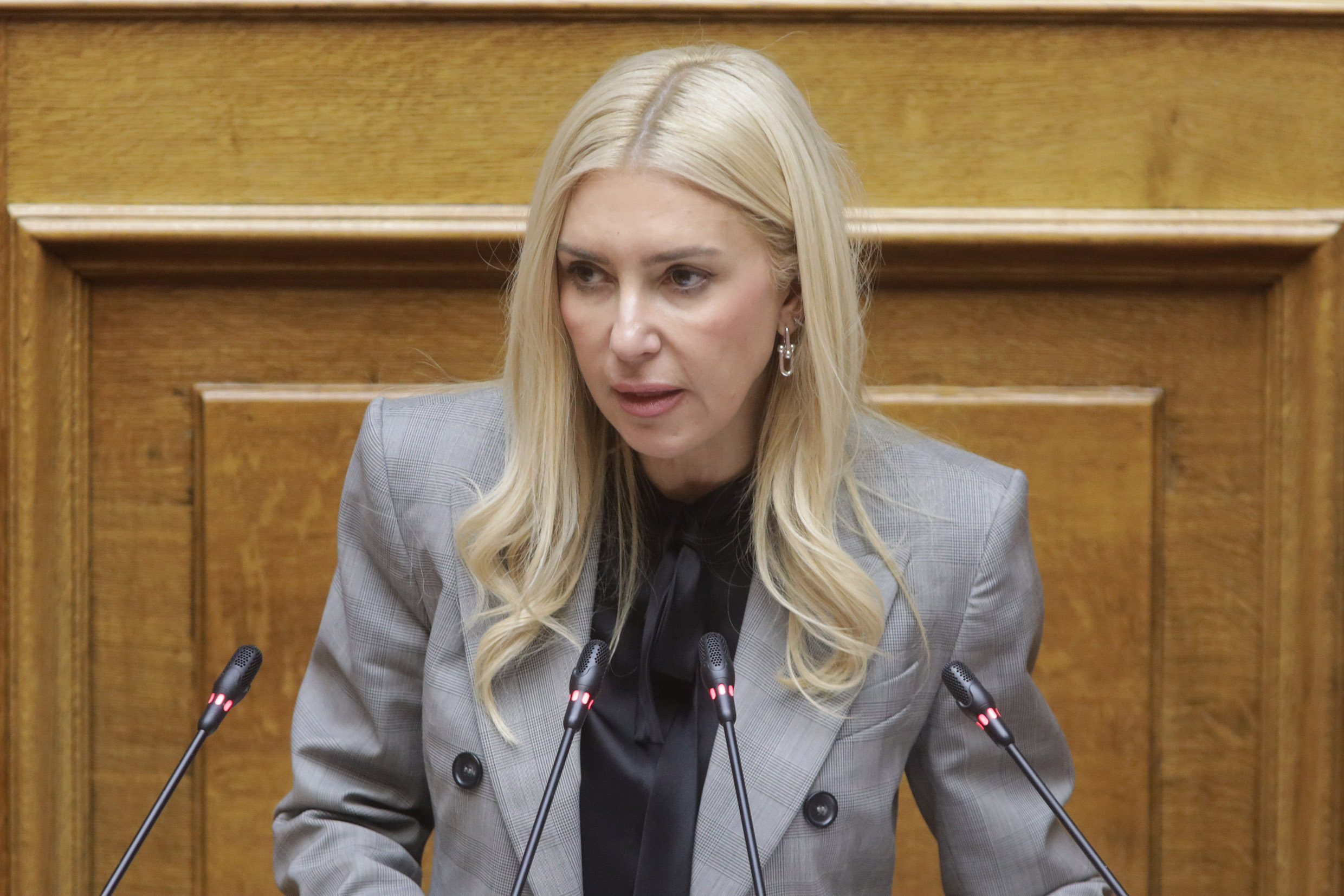 Σκάνδαλο ΟΠΕΚΕΠΕ: Οι διάλογοι της Φ.Αραμπατζή με τον πρόεδρο Δ.Μελά – «Να μην του συμπεριφερθούμε άσχημα»