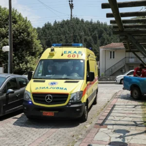 Κόρινθος: Μπαλκόνι κατέρρευσε και πλάκωσε μητέρα δύο παιδιών