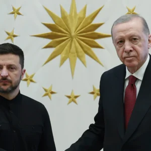 Ρ.Τ.Ερντογάν σε Β.Ζελένσκι: «Επιτακτική η ανάγκη για ειρήνη»