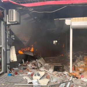 Ρωσικό Geran-2 «έσκασε» τη λάθος στιγμή σε αγορά της ουκρανικής Νικόπολης – Δείτε φωτογραφίες (σκληρές εικόνες)