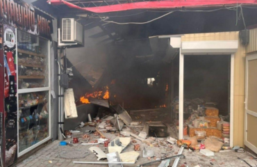 Ρωσικό Geran-2 «έσκασε» τη λάθος στιγμή σε αγορά της ουκρανικής Νικόπολης – Δείτε φωτογραφίες (σκληρές εικόνες)