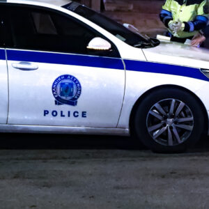 23χρονος αλλοδαπός έσπασε τα κοντέρ στην Ε.Ο. Θεσσαλονίκης – Μουδανιών: Αγνόησε ακόμη και το σήμα των αστυνομικών