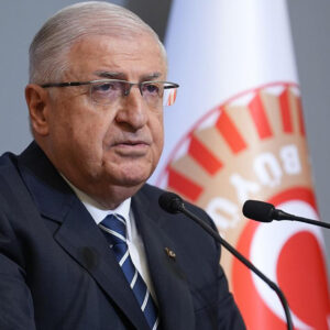 Εκνευρισμένος ο  Τούρκος υπουργός Άμυνας: «Η υπομονή μας έχει και όρια», λέει για την Ελλάδα