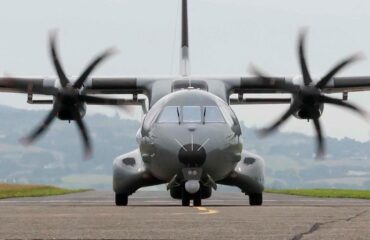 Η στιγμή που αμερικανικό C-295W πετά πάνω από το δυτικό Ιράν (βίντεο)