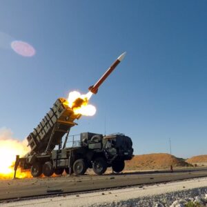 Αμερικανικός Patriot έπεσε επάνω σε  διυλιστήριο στο Μπαχρέιν!– Τεράστια πυρκαγιά στη Bapco Energies