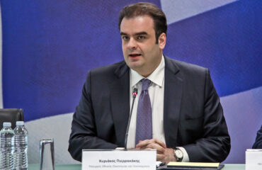 Ο Κ.Πιερρακκαης ξεκίνησε να χτυπά «καμπανάκια» για κινδύνους στην παγκόσμια οικονομία