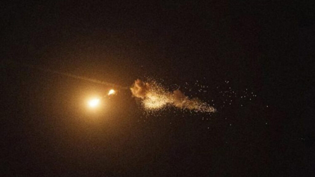 ΗΑΕ: «Δεχθήκαμε επίθεση με πυραύλους και drones – Ενεργοποιήθηκαν τα συστήματα αντιαεροπορικής άμυνας»