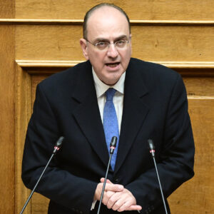 Σ.Κασσελάκης: «Ρωτάω με καλή πρόθεση… Κύριε Λαζαρίδη: Πού σπουδάσατε;»