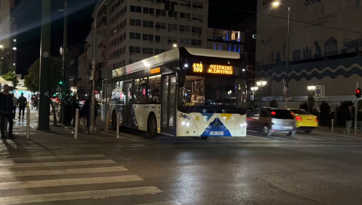 Πειραιάς – Τι υποστηρίζει ο οδηγός λεωφορείου: «Το παιδί πετάχτηκε ξαφνικά μπροστά και χτυπήθηκε στην πλάτη»