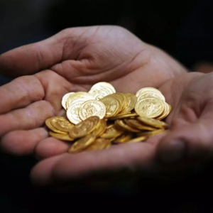 Νέα καταγγελία για μέλος της οικογένειας Βιλανάκη: «Βρέθηκα γυμνή σε κρεβάτι ξενοδοχείου» – Η απάτη με χρυσές λίρες