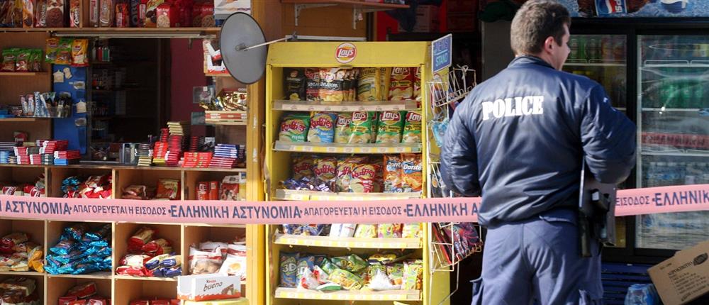 Χειροπέδες σε 14χρονο που είχε γίνει ο φόβος και ο τρόμος βενζινάδικων και μίνι μάρκετ στο κέντρο της Αθήνας